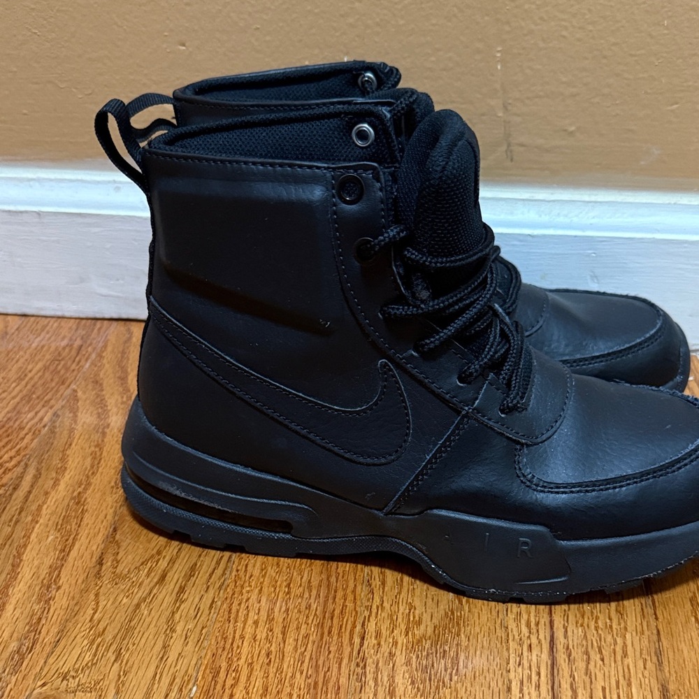 Nike Kids Black High-Top Boots